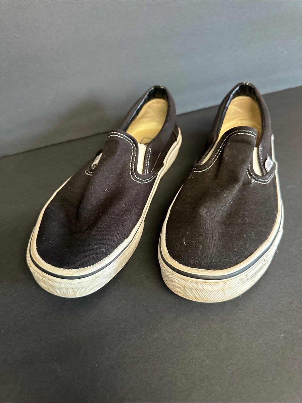 Vans black and white slip on shoes men’s size 8/ women’s size 9.5 - Picture 2 of 6